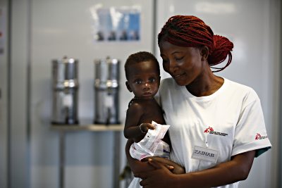 Opleiding van verpleegkundigen, Kenema, Sierra Leone. Foto ©MSF/Vincenzo Livieri
