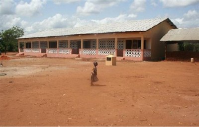 Een van de andere scholen die Stichting Le Pont in Benin heeft gebouwd