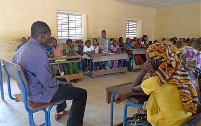 Opleiding en begeleiding taalspecialisten l'AMI, Pays Dogon, Mali