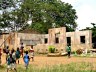 Door burgeroorlog verwoeste school, Sierra Leone